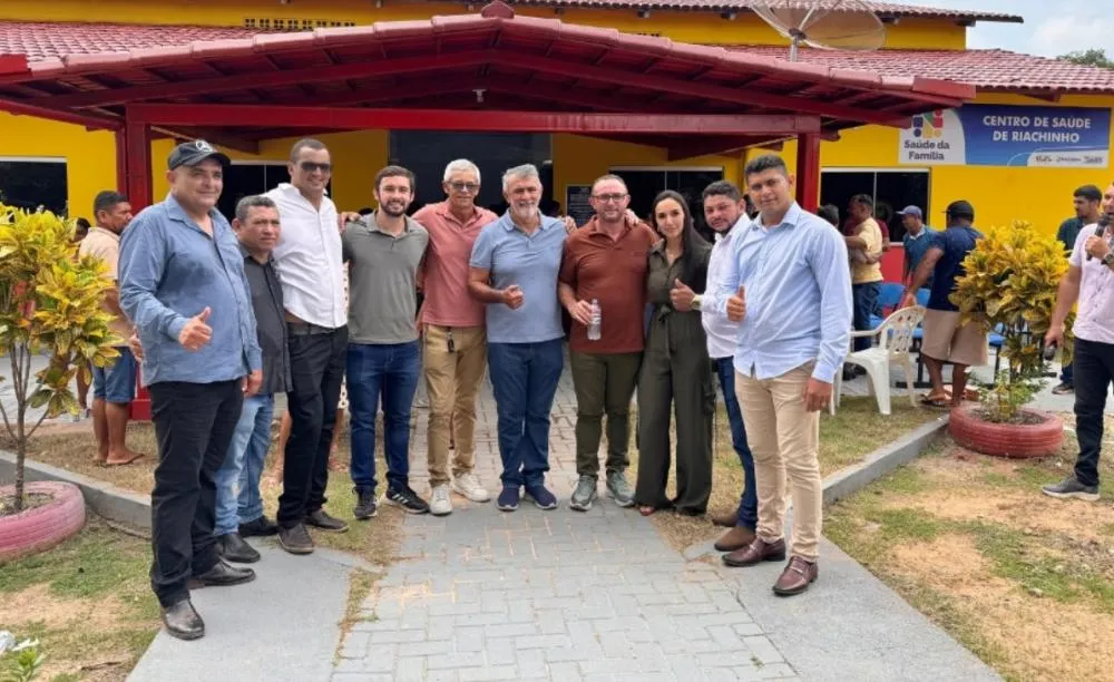 Amélio Cayres participa da entrega da reforma de UBS em Riachinho